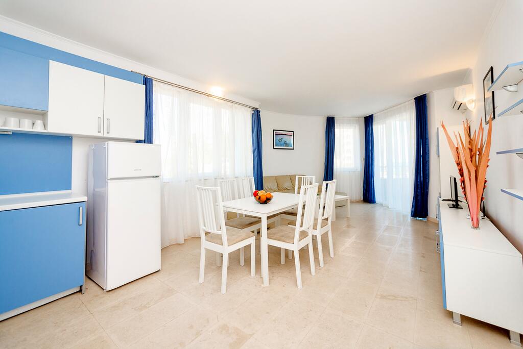 KRISTAL_BEACH_APARTHOTEL_NESSEBAR_BULGARIA_AIR_TOUR_TRAVEL